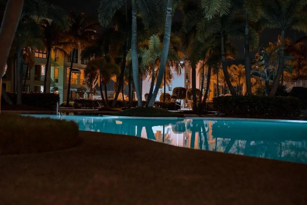 Aquatika Paraiso Tropical Loiza 公寓